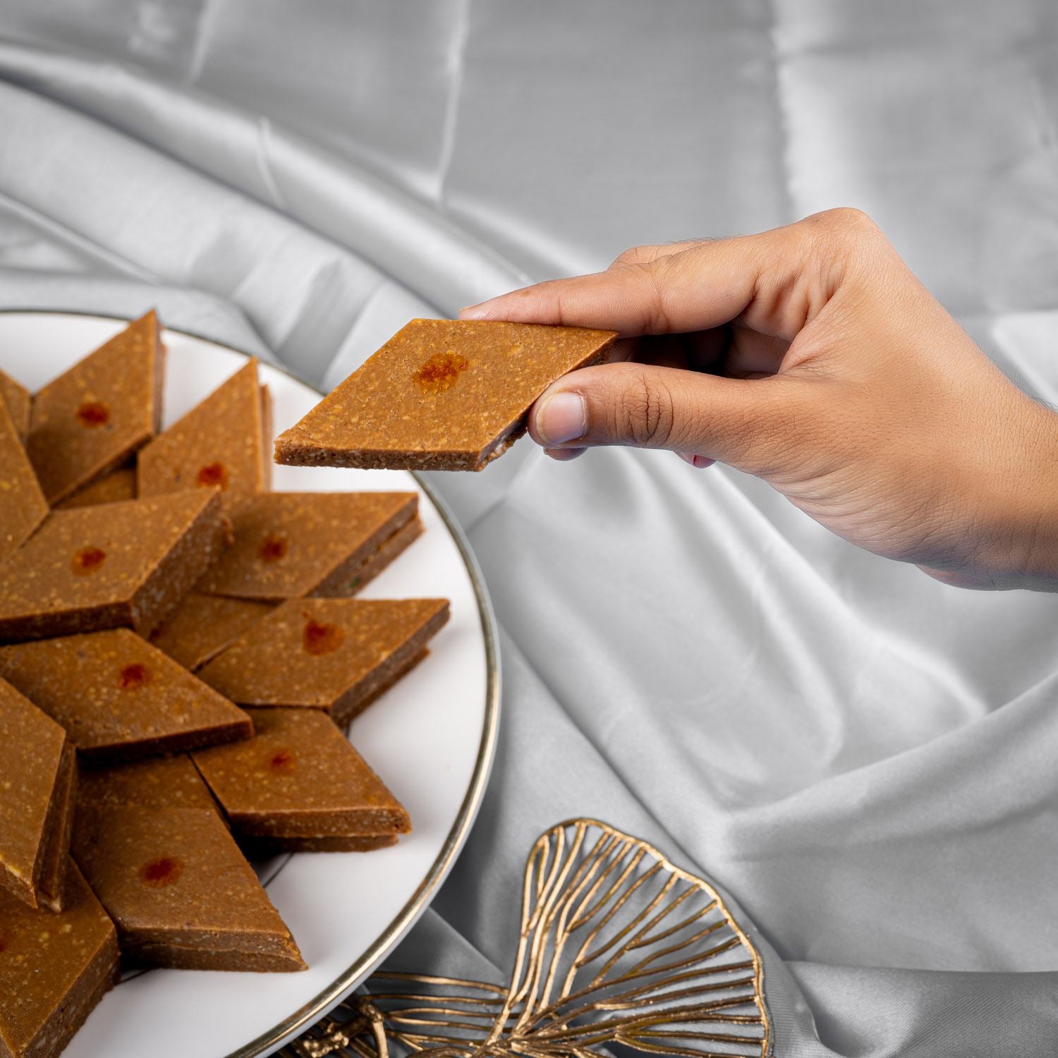 Kaju Katli Gud - Gud Mishri