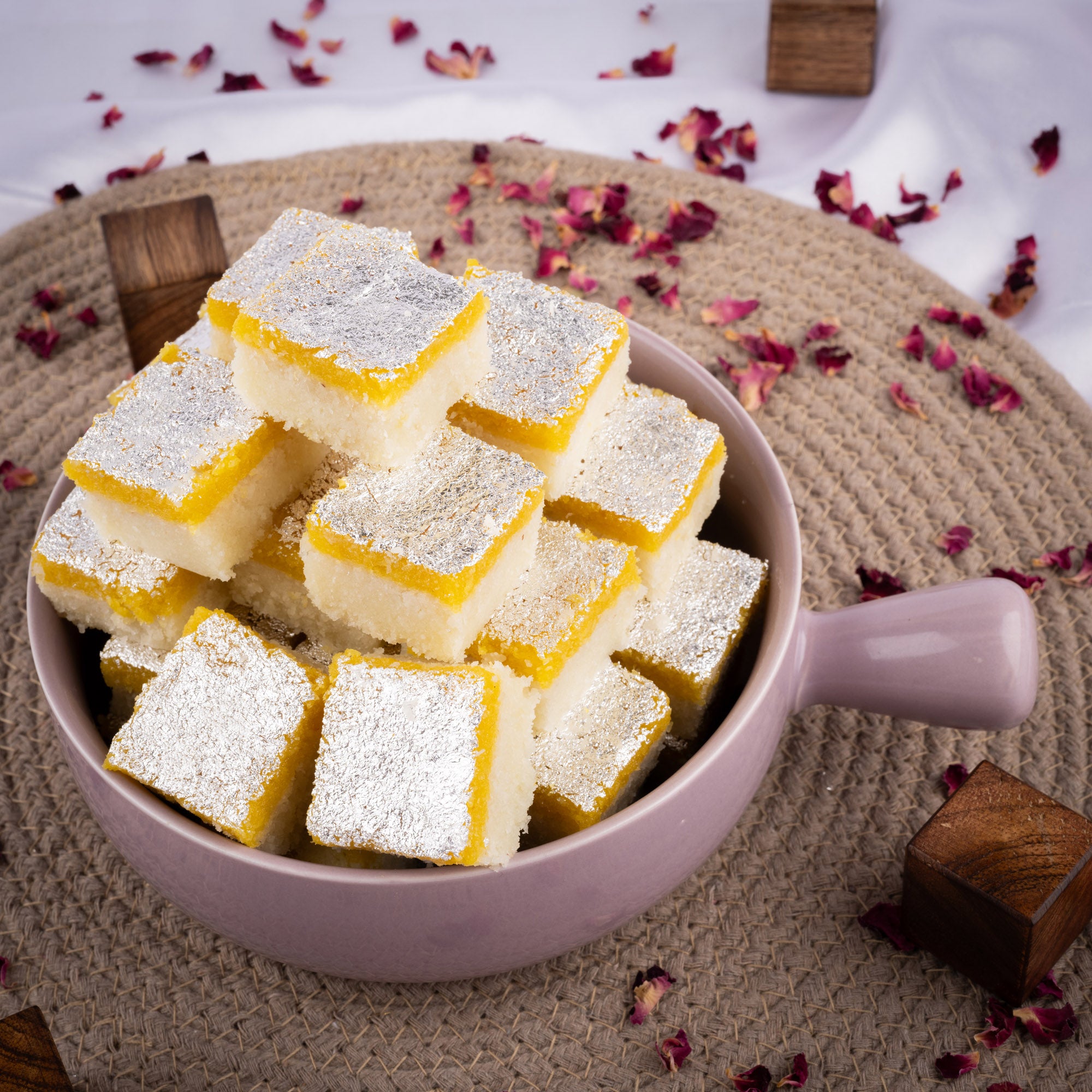 Nariyal Barfi Kesar (Sugar-Free) - Gud Mishri