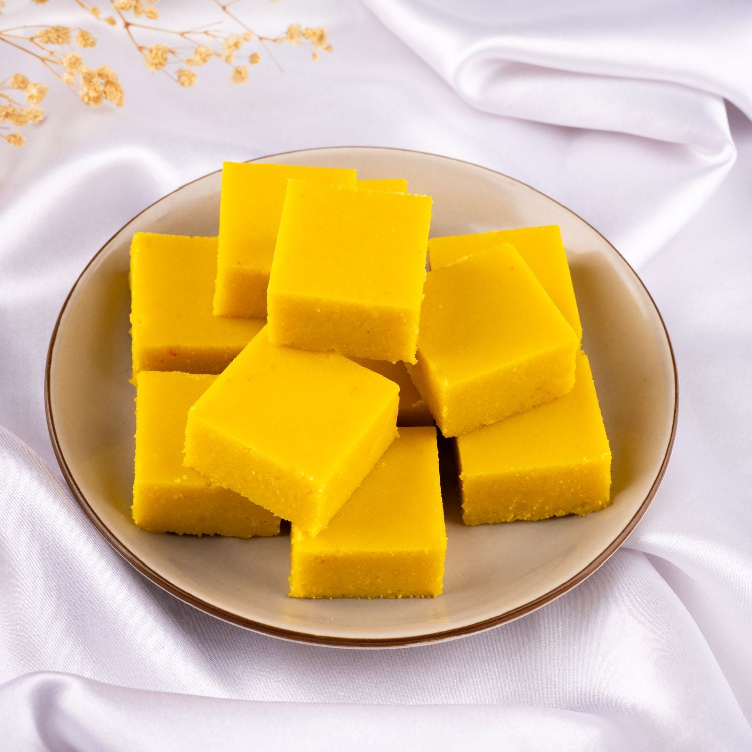 Kesar Mawa Barfi - Gud Mishri