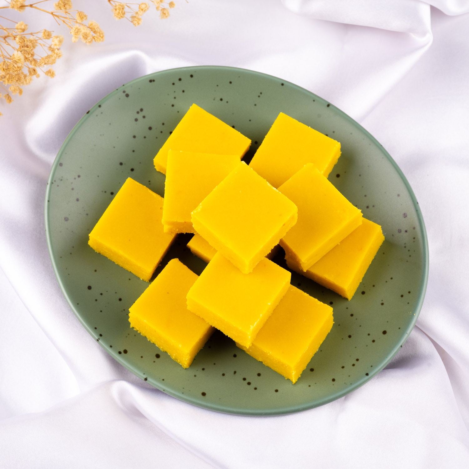 Kesar Mawa Barfi - Gud Mishri