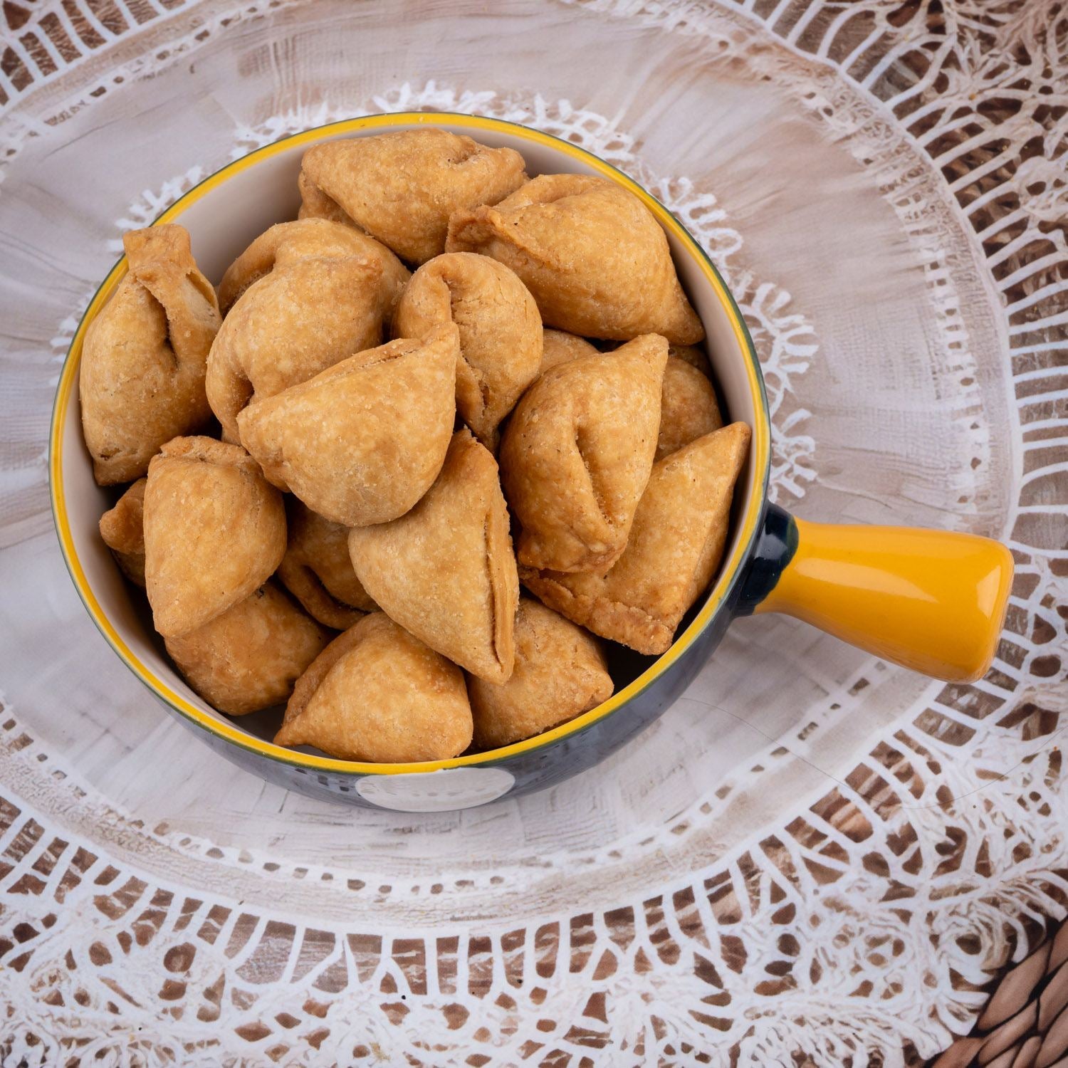 Mini Aata Samosa (400gm) - Gud Mishri