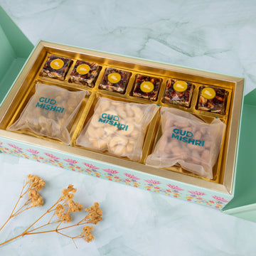 Mix Roasted Cashew, Almond and Khajoor Delight Gift Hamper (DGH-38)