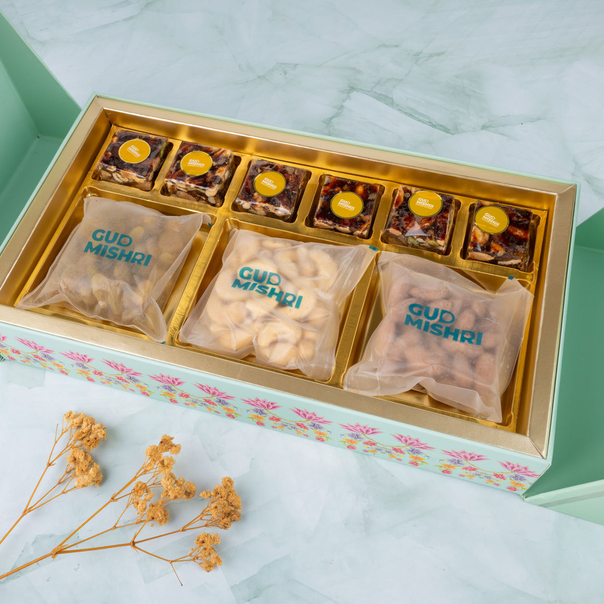Mix Roasted Cashew, Almond and Khajoor Delight Gift Hamper (DGH-38)