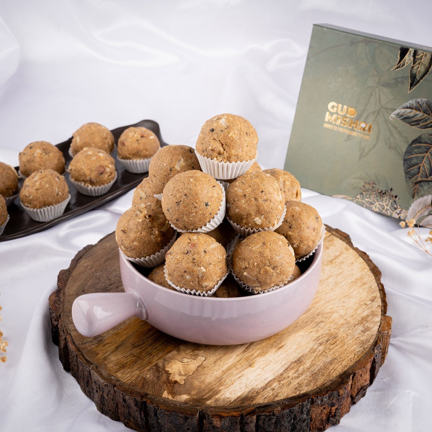 Gond Laddu Mishri - Gud Mishri