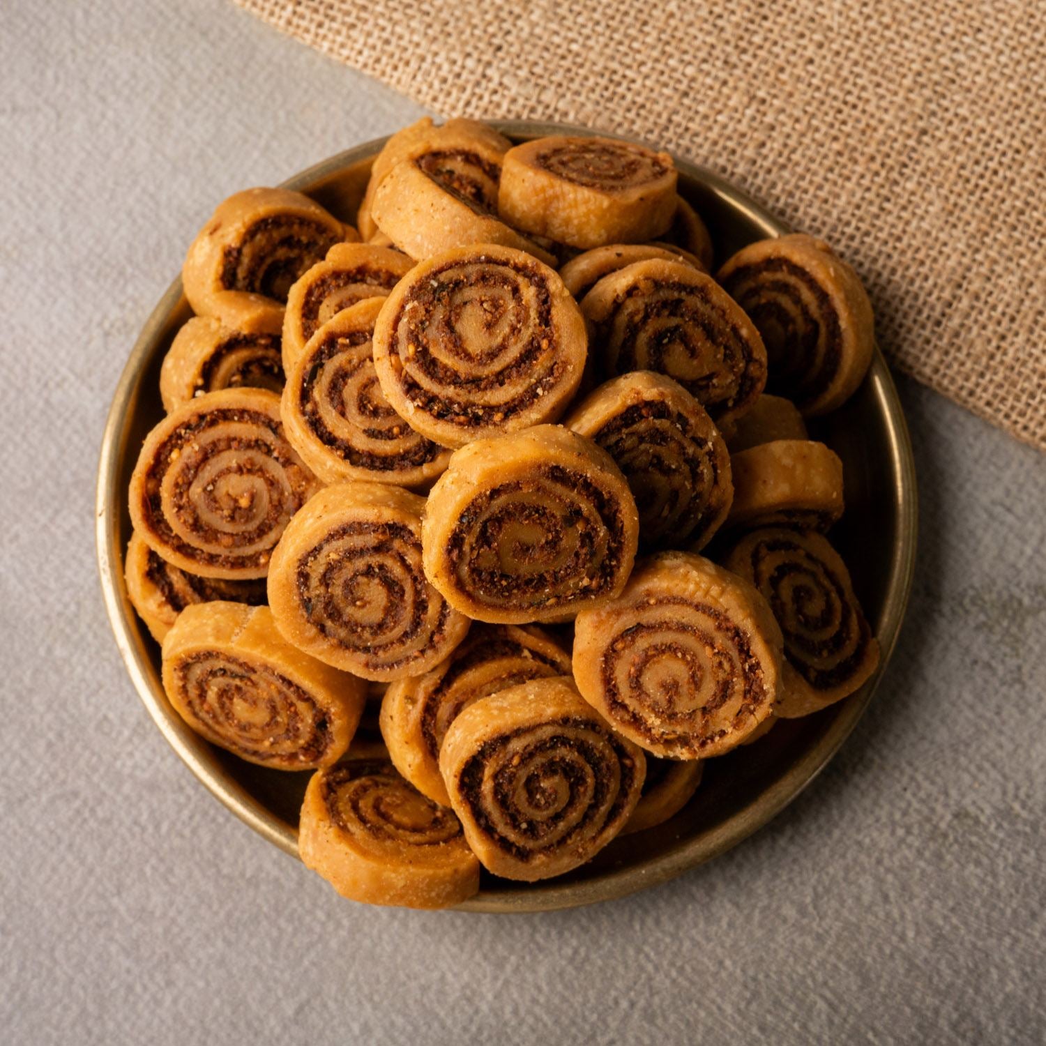 Bhakarwadi (600gm) - Gud Mishri