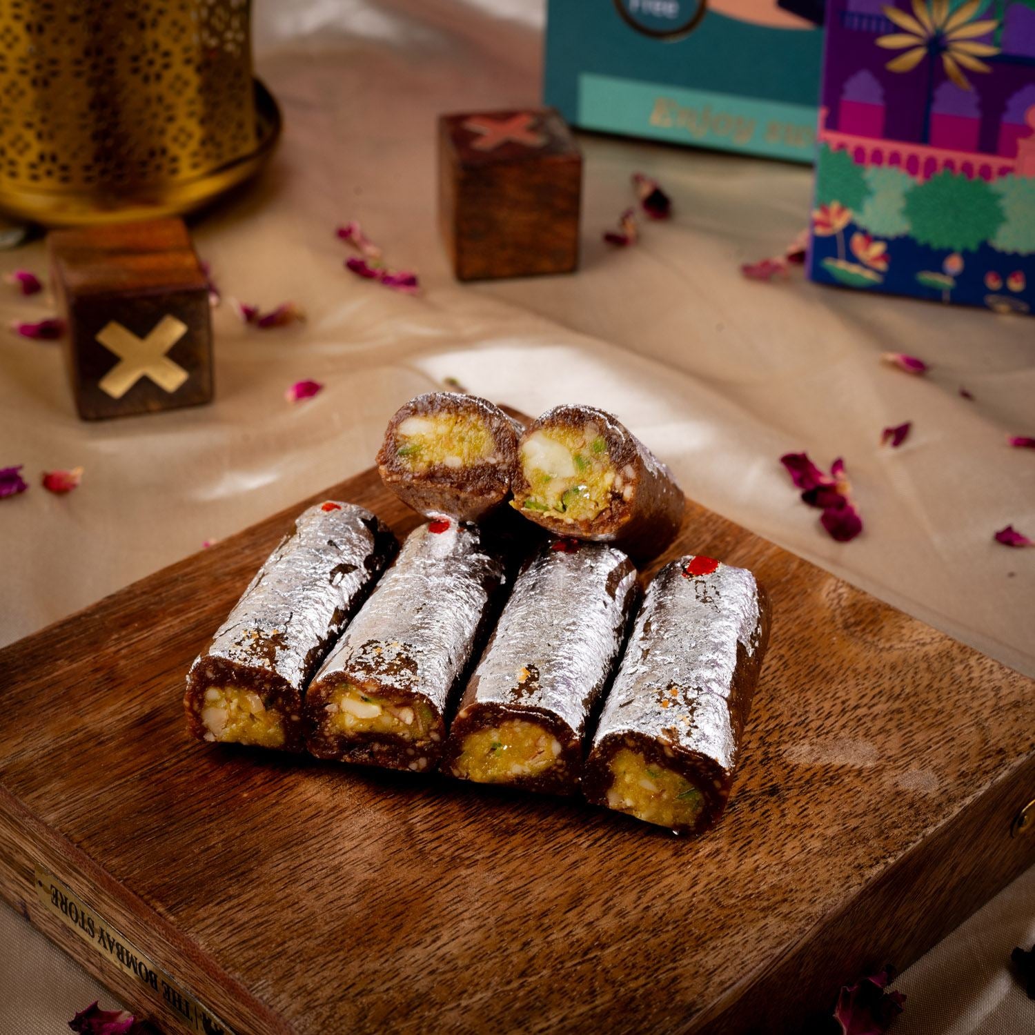 Kaju Roll Gud - Gud Mishri