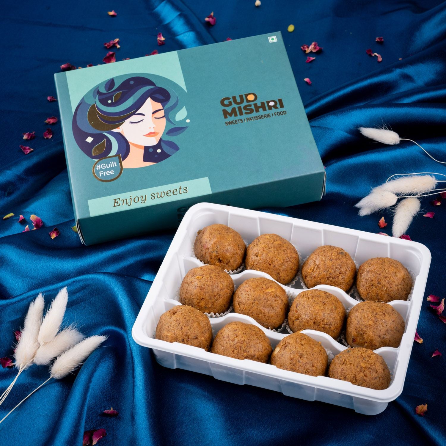 Besan Laddu Gud - Gud Mishri